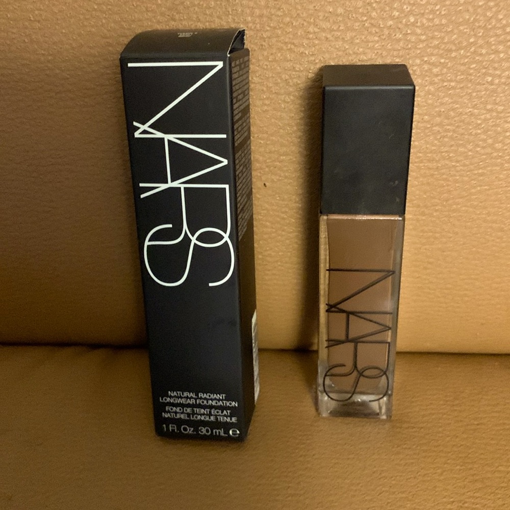 NARS Longwear Foundation